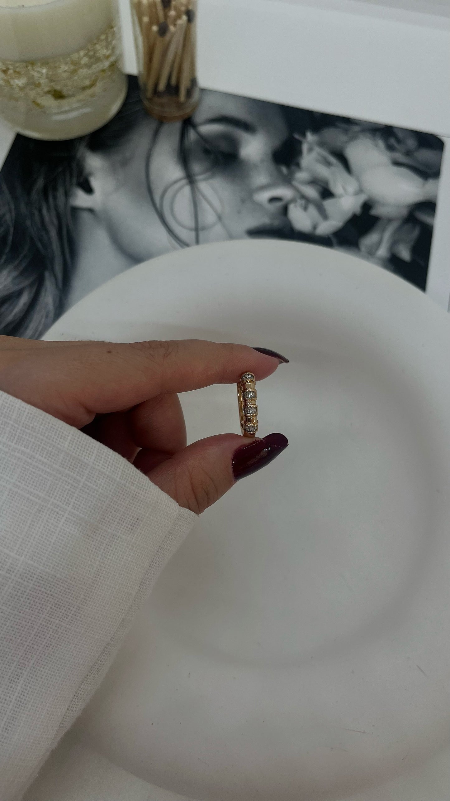 Baget Taşlı Oval Küpe