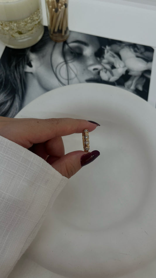 Baget Taşlı Oval Küpe