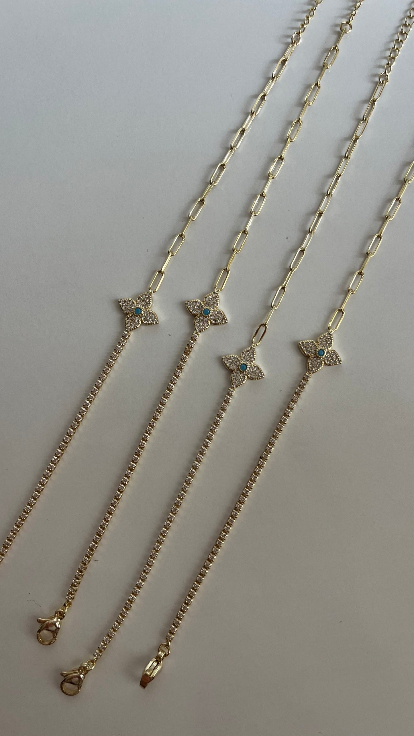 Minimal taşlı bileklik