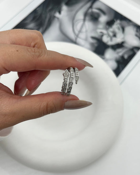 Taşlı sarmal yılan yüzük