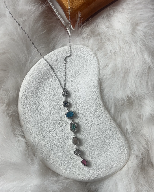 Silver Renkli Taş Detaylı Y Kolye