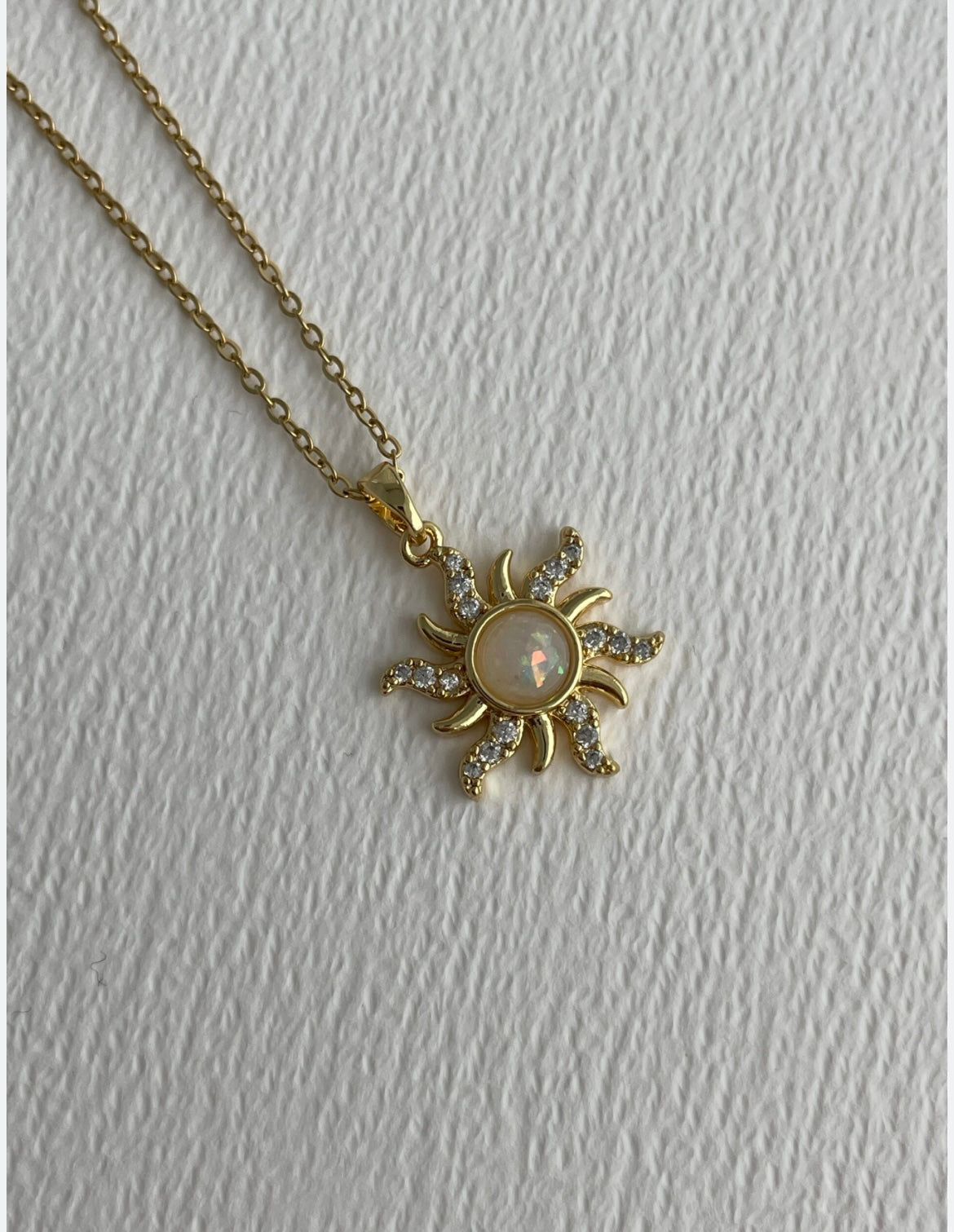 Çelik Taş Detaylı Güneş Kolye