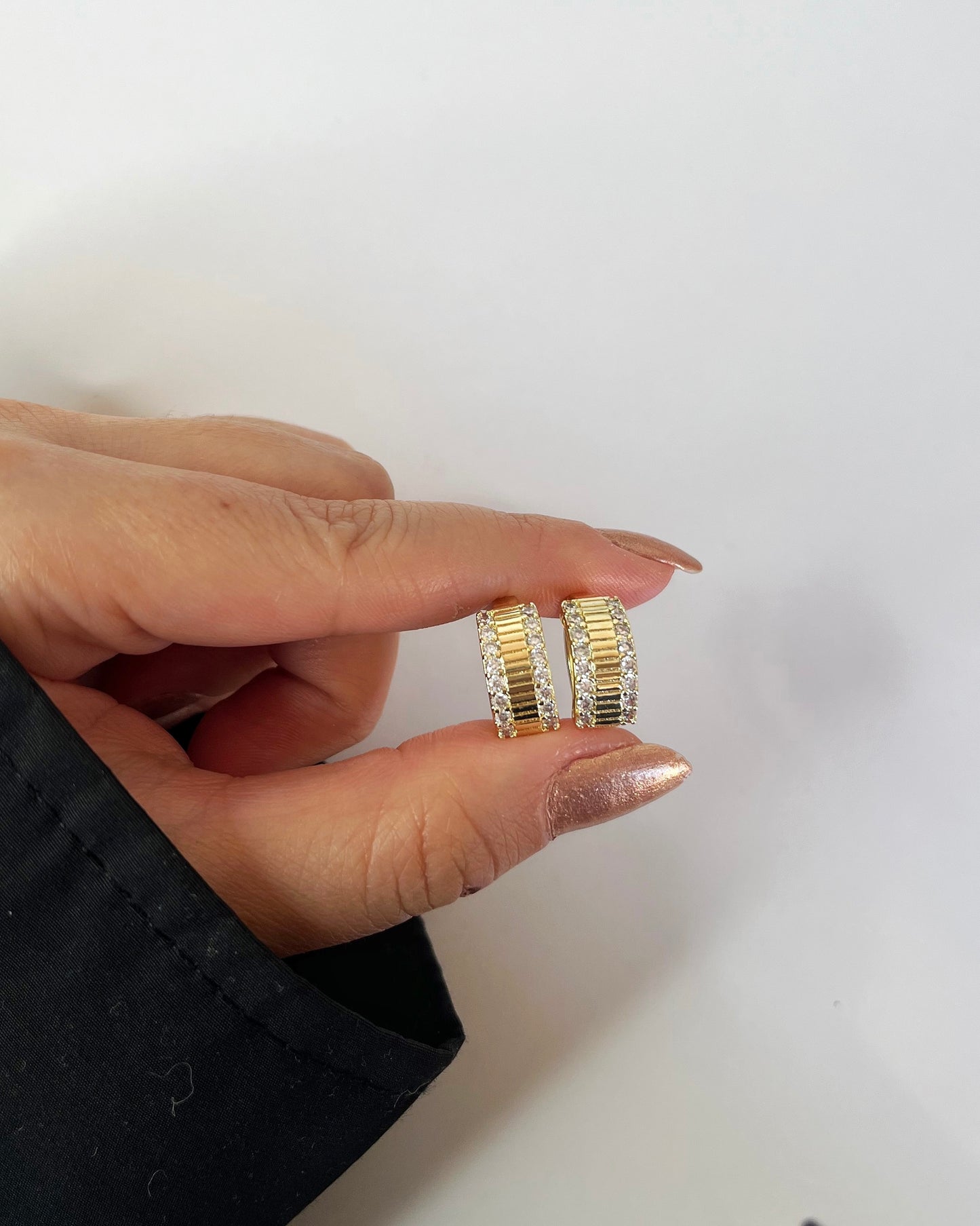 Zirkon Taşlı Halka Küpe