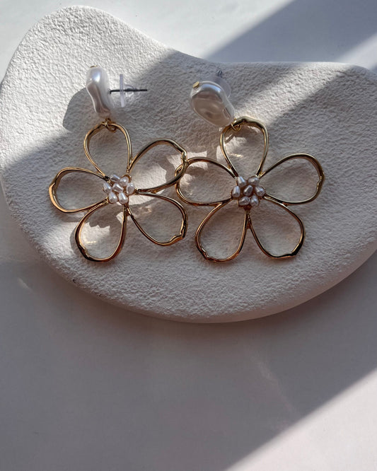 Barok İncili Çiçek Küpe