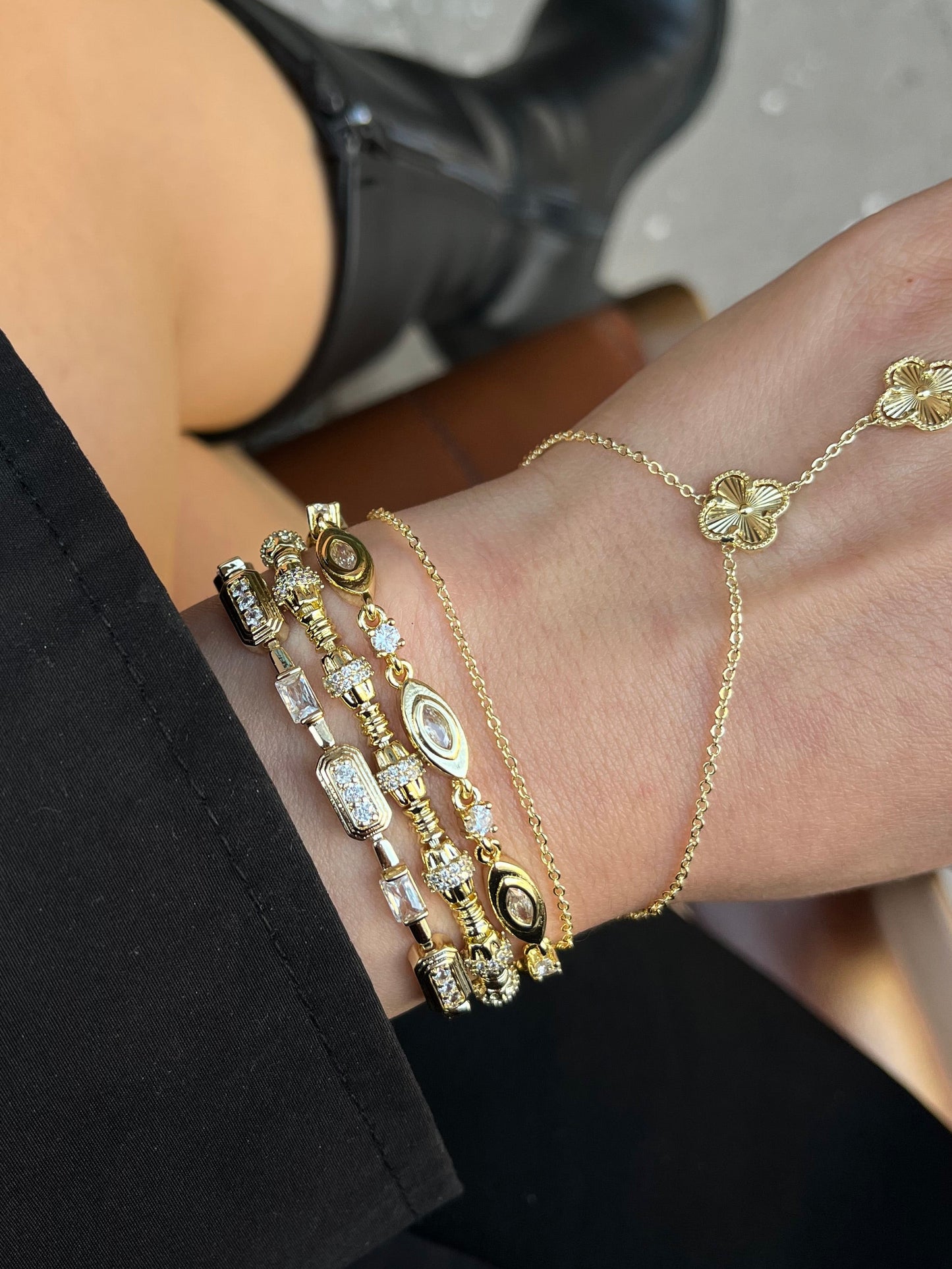 Vip | Zirkon Taşlı Gold Bileklik