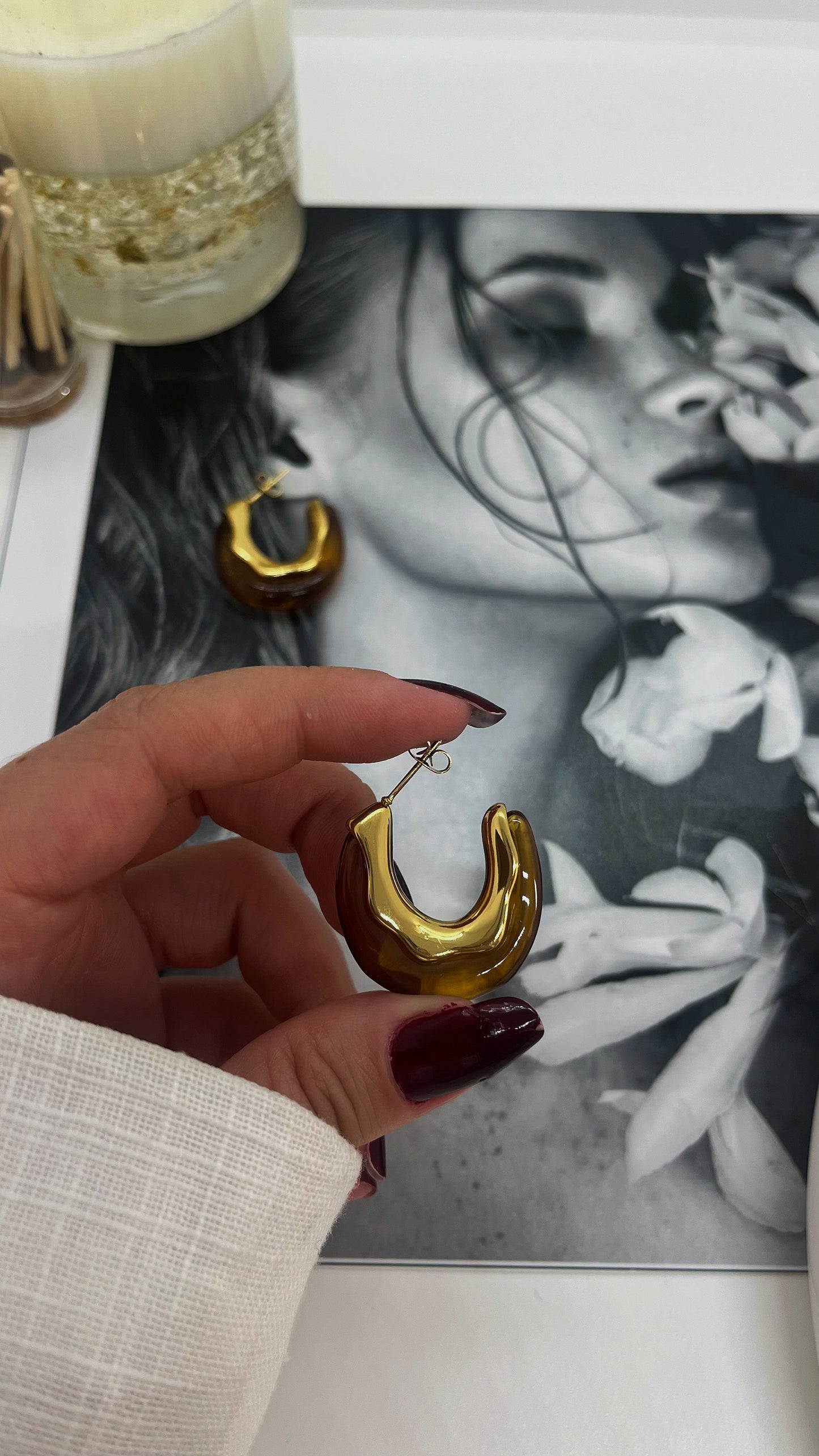 Gold Detaylı Kemik Model Küpe
